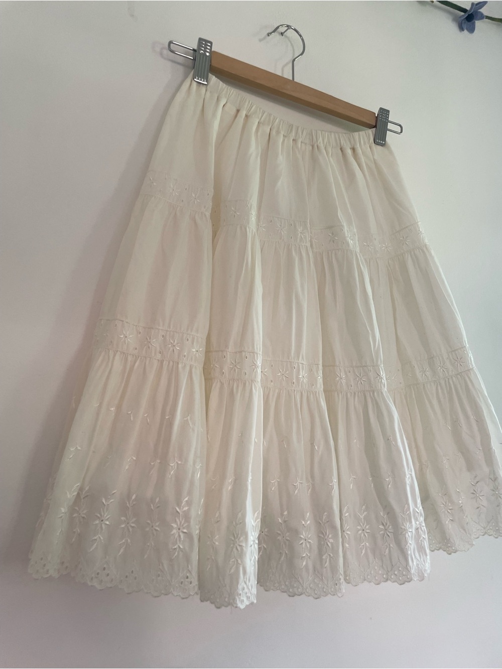Vintage Tiered Midi Skirt - Picture 3 of 9